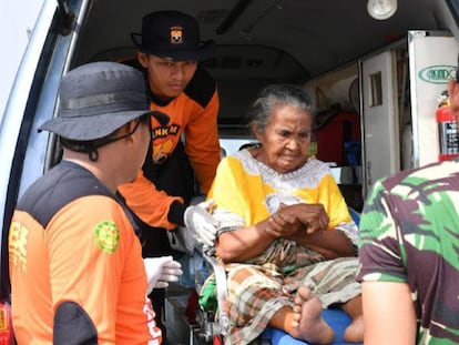 Continúa la búsqueda de desaparecidos en Indonesia / En vídeo, al menos 5.000 personas siguen desaparecidas EPV