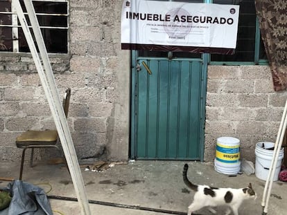 Entrada principal de la pequeña casa donde vivían el matrimonio en Ecatepec.