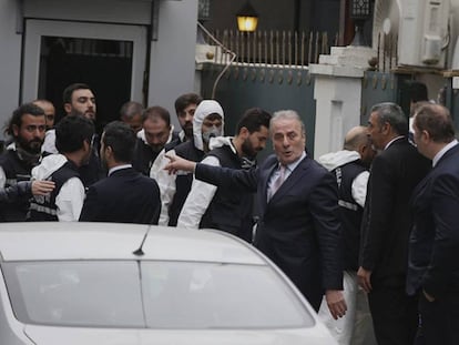 La policía turca se prepara para entrar en la residencia del cónsul saudí en Estambul. En vídeo, declaraciones de Donald Trump, presidente de EE UU, sobre el caso.