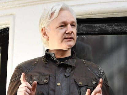 Julian Assange, en el balcón de la Embajada ecuatoriana en Londres en mayo de 2017.