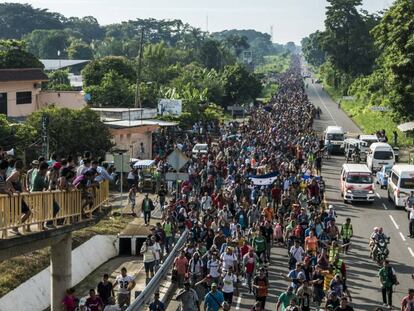 La caravana de migrantes centroamericanos, camino a Tapachula.