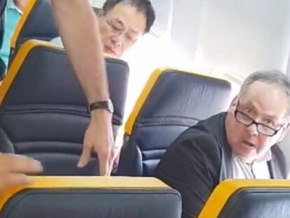Barcelona denunciará el incidente racista en un avión de Ryanair