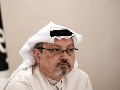 Jamal Khashoggi, durante una conferencia de prensa en Manama, la capital de Bahréin, en 2014.