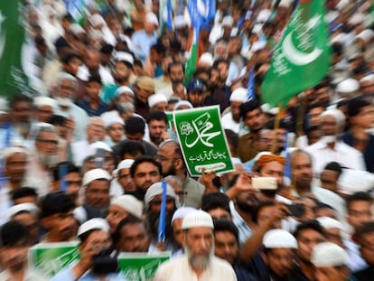 Protesta islamista contra la absolución de Asia Bibi, este domingo en Karachi.