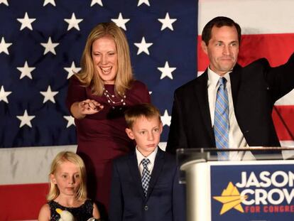 Jason Crow celebra su victoria en el distrito 6 de Colorado. En vídeo, así se ha dado el giro republicano hacia el 'trumpismo'.