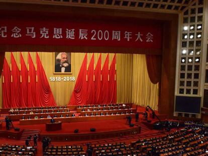 El presidente chino, Xi Jinping, durante un discurso el pasado mayo con motivo del 200º aniversario del nacimiento de Marx. En vídeo, su defensa de la vigencia del marxismo durante el evento.