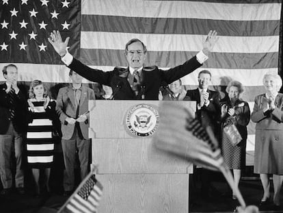 George H. W. Bush, en una imagen de 1984. En vídeo, un resumen de la vida del expresidente.