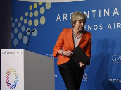 La primera ministra de Reino Unido, Theresa May, este sábado en la cumbre del G20. En vídeo, declaraciones del portavoz para el Brexit del Partido Laborista.