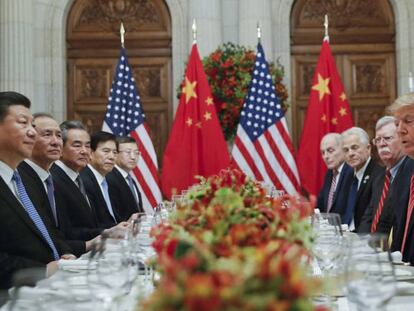Donald Trump y Xi Jinping duranre su cena el sábado por la noche en Buenos Aires. PABLO MARTÍNEZ (MONSIVÁIS GTRES) / VÍDEO: REUTERS