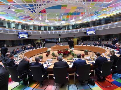 Los líderes comunitarios, durante la cumbre sobre el Brexit, este jueves en Bruselas. En vídeo, la Unión Europea no ayudará a May si no logra convencer a su Parlamento.