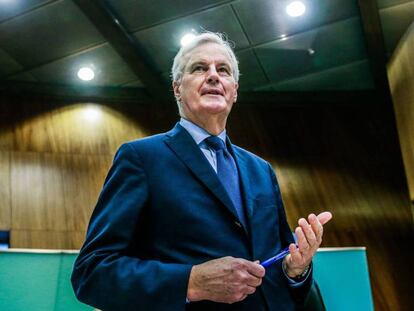 FOTO: El jefe negociador europeo para el Brexit, Michel Barnier, a su llegada a la reunión del Colegio de Comisarios en Bruselas, el 19 de diciembre de 2018. / VÍDEO: Rueda de prensa de Valdis Dombrovskis, Comisario europeo del Euro y de Diálogo Social.