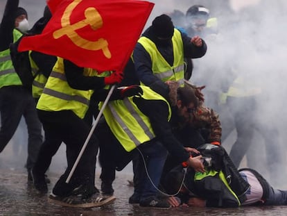 Los ‘chalecos amarillos’ recuperan su fuerza con protestas más numerosas