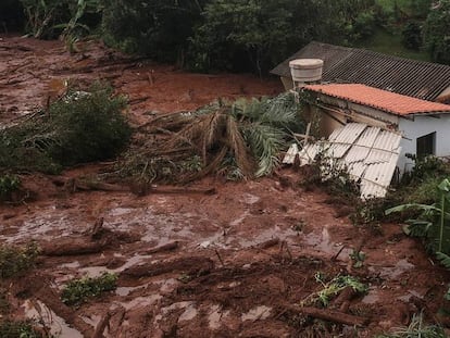 Vista con dron de los efectos del desastre de la mina de Brumadinho.