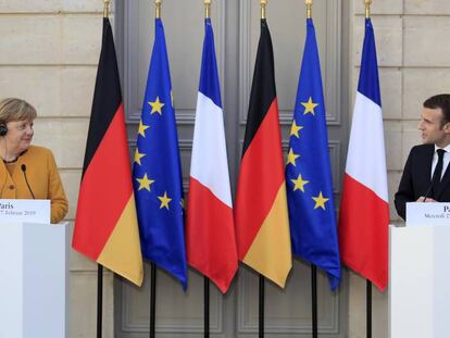 La canciller Angela Merkel y el presidente Emmanuel Macron, el miércoles en París.