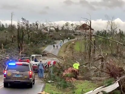 Efeitos do tornado em Beauregard (Albama).