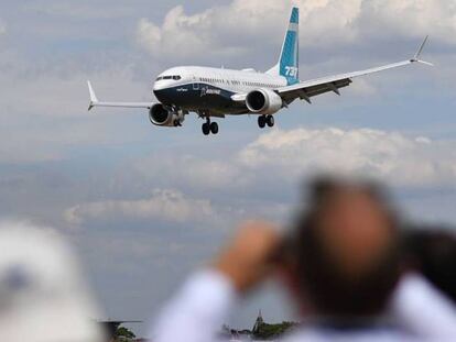 Un B737 MAX en una exhibición en la feria aeronáutica de Farnborough (Reino Unido).