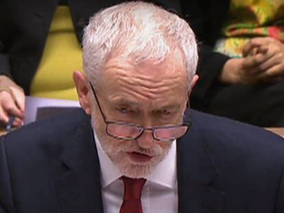 El líder del Partido Laborista, Jeremy Corbyn, este miércoles en la Cámara de los Comunes. En vídeo, May pide una prórroga para el Brexit.