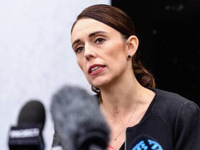 La primera ministra de Nueva Zelanda, Jacinda Ardern. En vídeo, el anuncio de la prohibición de ventas de armas de asalto y semiautomáticas.