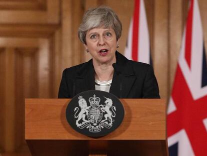 Theresa May se dirige este miércoles a los ciudadanos de Reino Unido en un mensaje televisado desde Downing Street. En vídeo, el discurso completo.