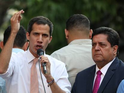 Juan Guaidó, este lunes en Caracas. En vídeo, el Tribunal Supremo de Venezuela pide retirarle la inmunidad.