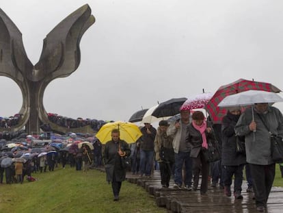 La ceremonia alternativa a la oficial en recuerdo de las víctimas del campo de concentración de Jasenovac, este viernes.