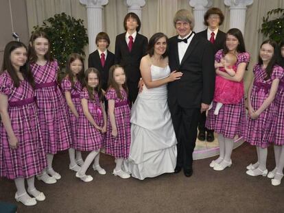 David Allen Turpin y Louise Ann Turpin, con sus 13 hijos.