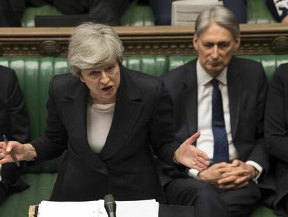 La primera ministra británica Theresa May interviene este miércoles en la sesión de control del Parlamento. En vídeo, las claves del fracaso de May.