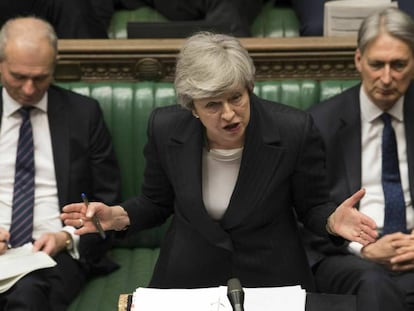 La primera ministra británica Theresa May interviene este miércoles en la sesión de control del Parlamento. En vídeo, las claves del fracaso de May.