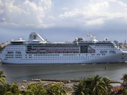 Vista del último crucero estadounidense en visitar La Habana, el 5 de junio frente a la capital cubana.