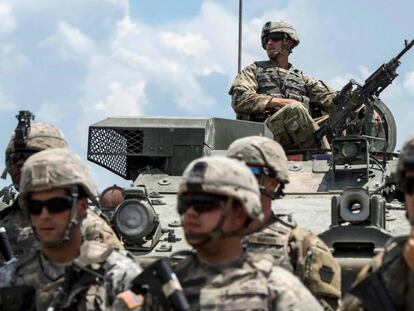 Soldados estadounidenses en Krivolak, República del Norte de Macedonia. En vídeo, declaraciones de Federica Mogherini, Alta Representante de Asuntos Exteriores y Seguridad de la UE.