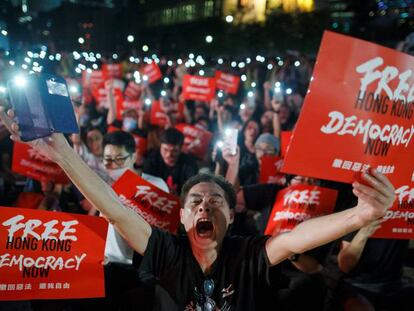 Manifestantes en Hong Kong piden apoyo sus demandas a los líderes del G20.