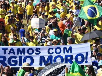 Marcha a favor del ministro Moro este domingo en la playa de Copacabana.