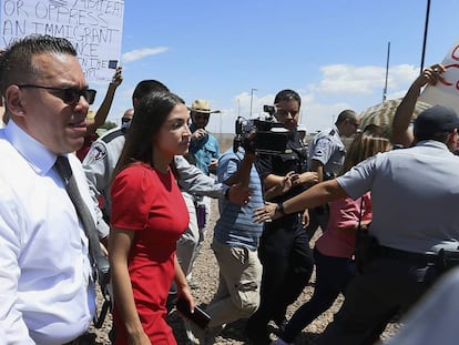 Alexandria Ocasio-Cortez en el centro de detención de Clint, Texas. En vídeo, las declaraciones de Ocasio-Cortez.