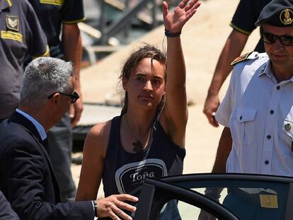 Carola Rackete, tras su arresto en Porto Empedocle.