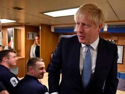 Boris Johnson, este lunes durante una visita a una base naval en Escocia. En vídeo, declaraciones del nuevo primer ministro británico el pasado 26 de julio.