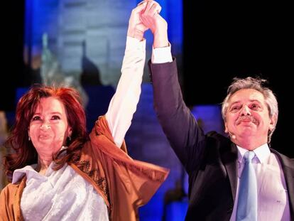 Cristina Fernández de Kirchner y Alberto Fernández en el cierre de campaña en Rosario. En vídeo, declaraciones de Alberto Fernández y Cristina Fernández de Kirchner.