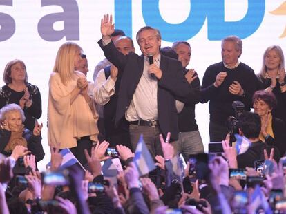 Alberto Fernández celebra la victoria. En vídeo, perfil del candidato a la presidencia de Argentina, Alberto Fernández.