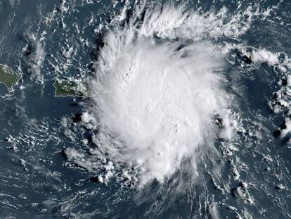En foto, el huracán Dorian a su paso por Puerto Rico, este martes. En vídeo, Dorian a su paso por Puerto Rico.
