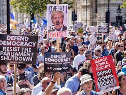 Manifestación contra el cierre del Parlamento este sábado en Londres. En vídeo, imágenes de la protesta