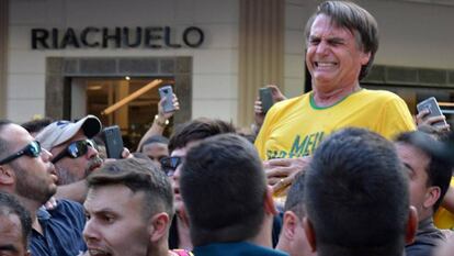 Bolsonaro tras ser apuñalado el año pasado.