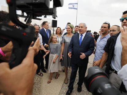 Benjamín Netanyahu, en el valle del Jordán, donde el domingo se reunió el Gobierno de Israel. En vídeo, declaraciones del primer ministro sobre corrupción y sobre Cisjordania.