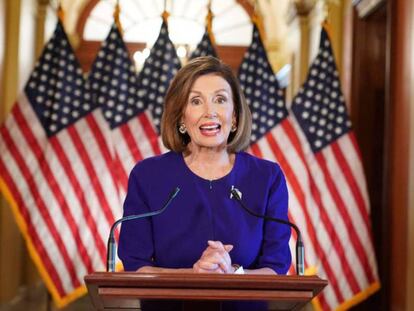 Nancy Pelosi, durante su comparecencia ante los medios, este martes. En vídeo, los demócratas lanzan en la Cámara de Representantes la investigación contra Trump.