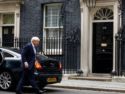 Boris Johnson, a su llegada al 10 de Downing Street, este jueves. En vídeo, la Unión Europea pide al Reino Unido "que trabaje más" en el acuerdo.