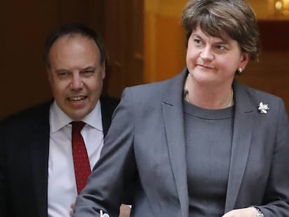 La líder del DUP, Arlene Foster, tras una reunión en Downing Street el 10 de septiembre. En vídeo, declaraciones de Foster el pasado 15 de septiembre.