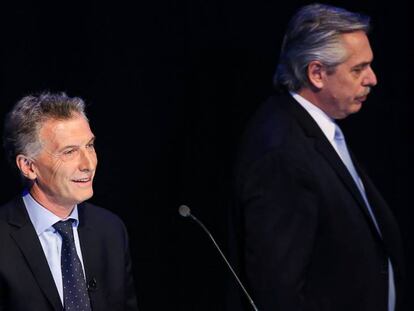 Mauricio Macri y Alberto Fernández se cruzan durante el segundo debate presidencial, realizado en Buenos Aires. En vídeo, resumen del debate.