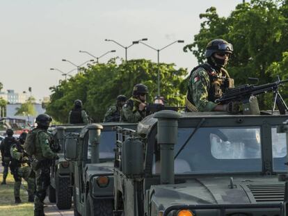 Militares en la zona Tres Ríos, de Culiacán.