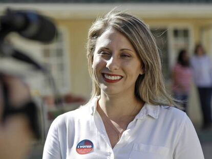 Katie Hill, el día de las elecciones legislativas, 6 de noviembre de 2018. En vídeo, sus declaraciones tras el escándalo que ha provocado su dimisión.