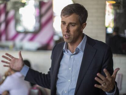 Beto O'Rourke, durante una entrevista con EL PAÍS en Los Ángeles en octubre. En vídeo, el anuncio de O'Rourke.