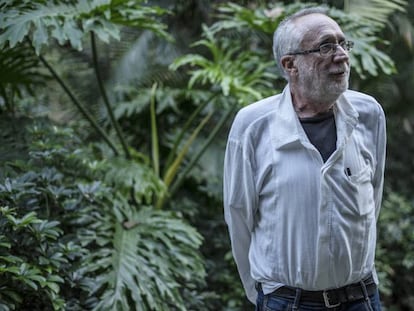 Javier Sicilia, en su casa de Cuernavaca (México).