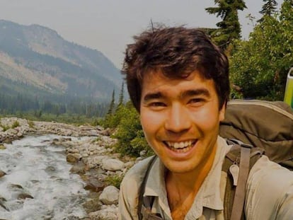 John Allen Chau, el estadounidense asesinado en Sentinel del Norte por aborígenes a los que quería llevar el cristianismo. En vídeo, declaraciones de Sophie Grig, activista de 'Survival'.